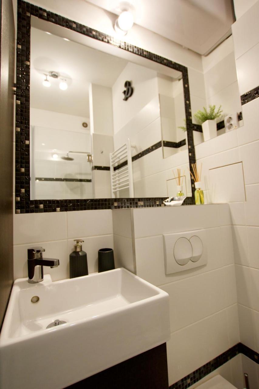 Standard Apartment By Hi5 - Nagymezo 11 Budapest Exteriör bild